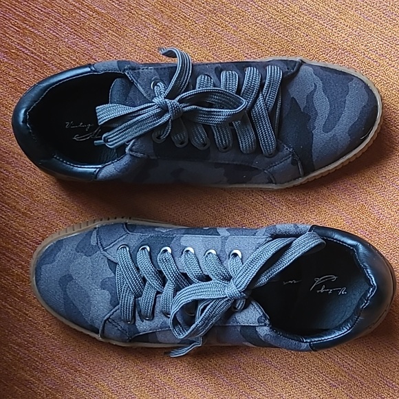 VINTAGE HAVANA Camouflage Sneakers - Picture 8 of 11